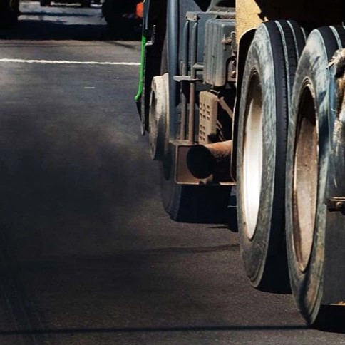 teste de opacidade em caminhões, fumaça preta escapamento diesel, laudo ambiental diesel, teste de fumaça preta Osasco, conformidade ambiental diesel, teste de poluição em veículos, avaliação opacidade diesel SP